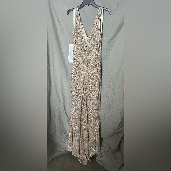 Mac Duggal 1068 SEQUINED SLEEVELESS V NECK SIDE SLIT GOWN - Picture 5 of 7